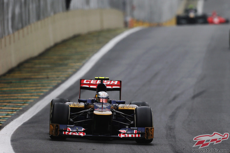 Jean-Eric Vergne completa una vuelta más en el GP de Brasil 2012