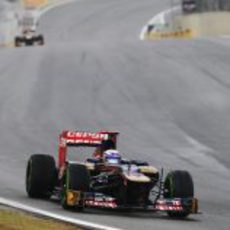 Daniel Ricciardo exprime su STR7 en el GP de Brasil 2012