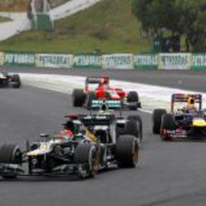 Heikki Kovalainen se aparta para ser doblado en Brasil