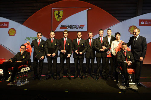 Foto de equipo de Ferrari en Maranello