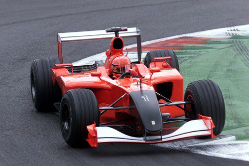 El Ferrari F2001 teñido de negro en duelo a las víctimas del 11-S