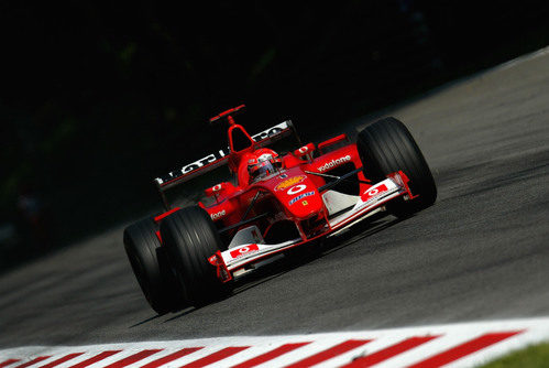 Múltiples récords batidos por Schumacher y el F2002