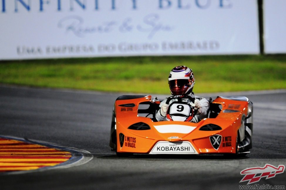 Kamui Kobayashi luce kart en los entrenamientos