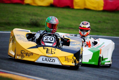 Vitantonio Liuzzi adelanta a Jules Bianchi en los entrenamientos del 'Desafío das Estrelas'