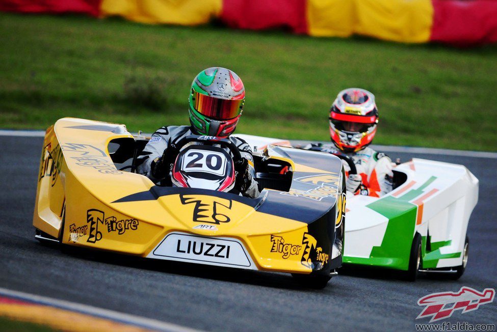 Vitantonio Liuzzi adelanta a Jules Bianchi en los entrenamientos del 'Desafío das Estrelas'