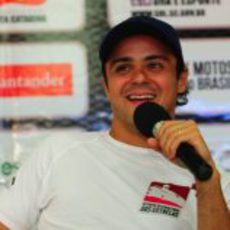 Felipe Massa da la bienvenida a los participantes del 'Desafío das Estrelas' 2013