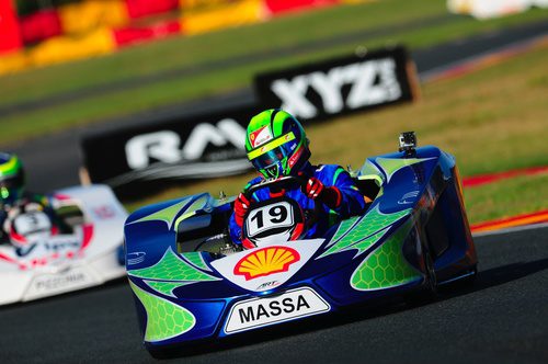 Felipe Massa en pista con su kart de 2013