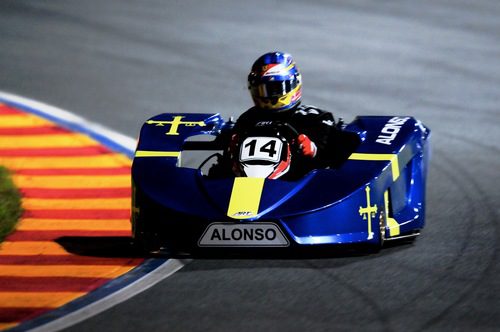 Fernando Alonso, a bordo de su kart asturiano