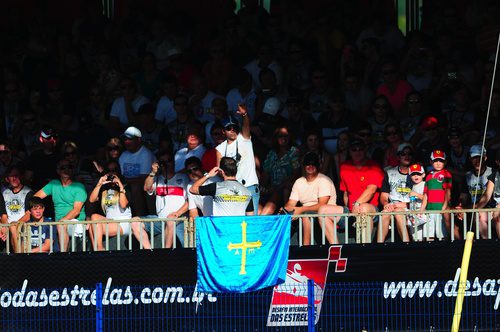 Bandera asturiana en la grada del 'Desafio das Estrelas 2013'