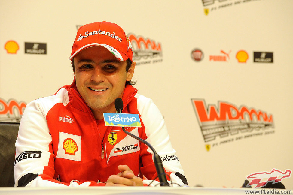 Felipe Massa atiende a la prensa en Madonna di Campiglio