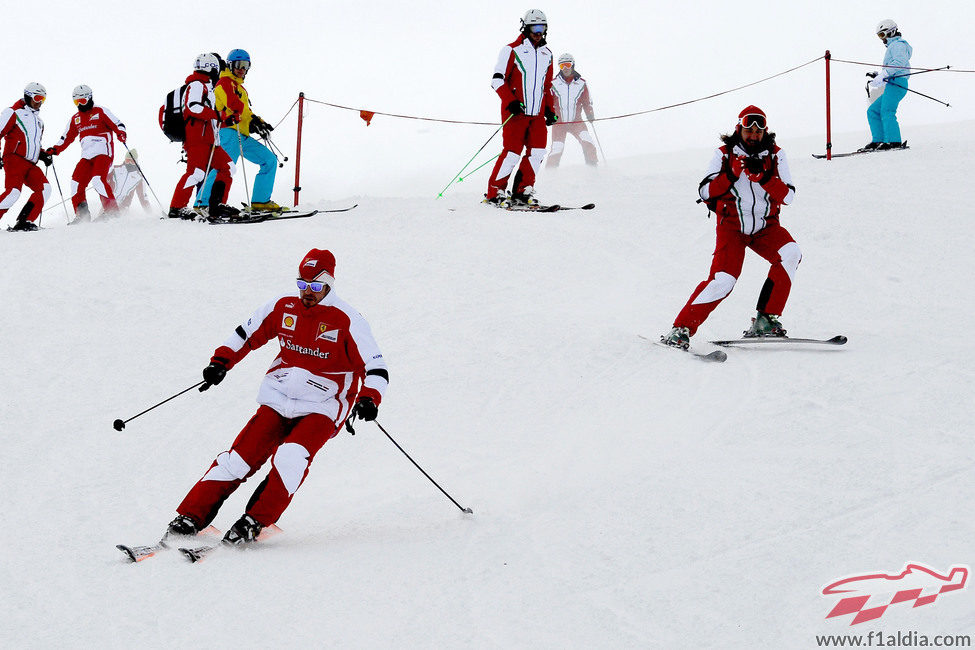 Buen estilo el del piloto español en la nieve