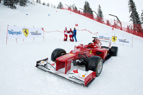 El F2012 en la nieve de Madonna di Campiglio