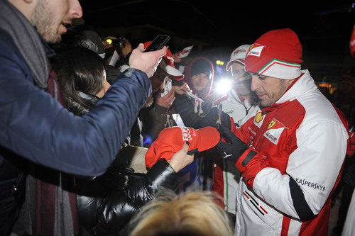 Muchas peticiones para Fernando Alonso