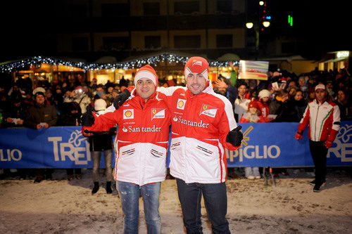 Felipe Massa y Fernando Alonso posan en la noche de Madonna