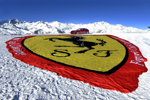 Bandera de Ferrari en Madonna di Campiglio