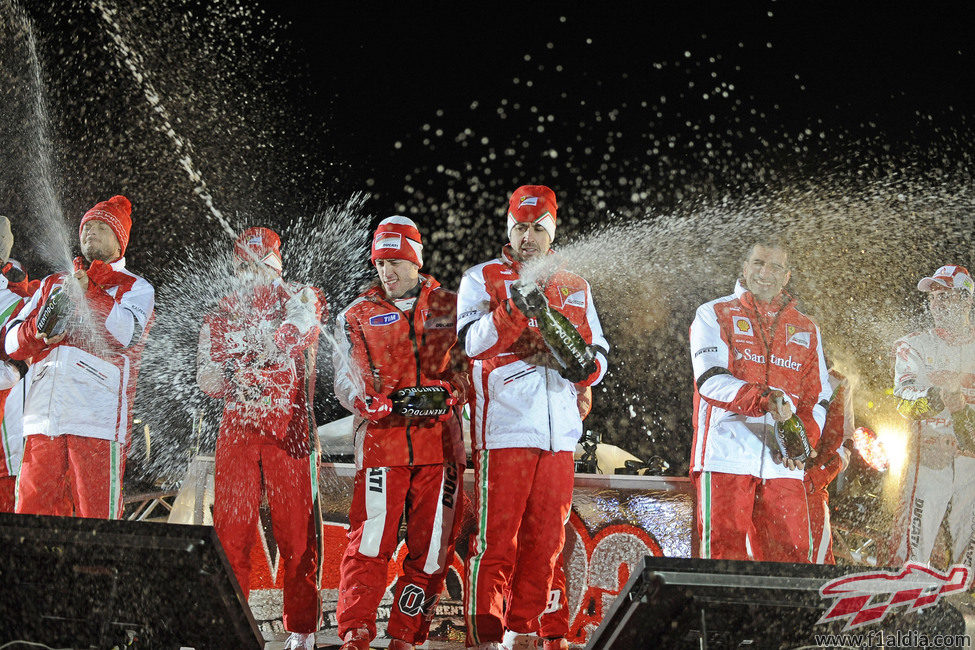 Fernando Alonso celebra su triunfo en el 'Wrooom 2013'