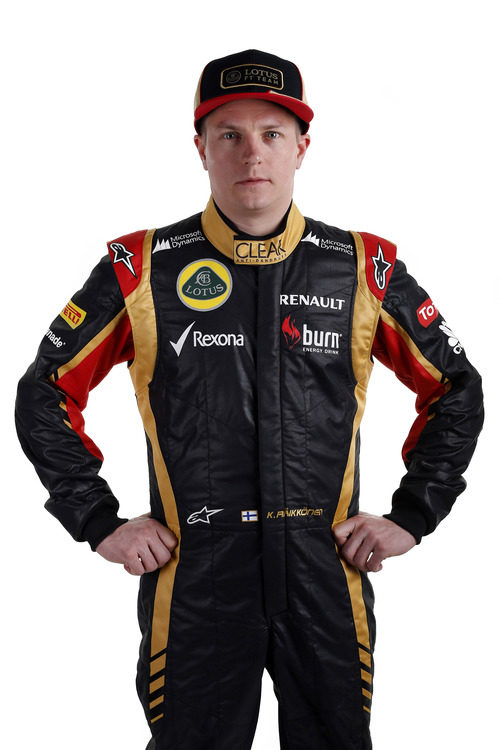 Kimi Räikkönen con los nuevos colores de Lotus para 2013