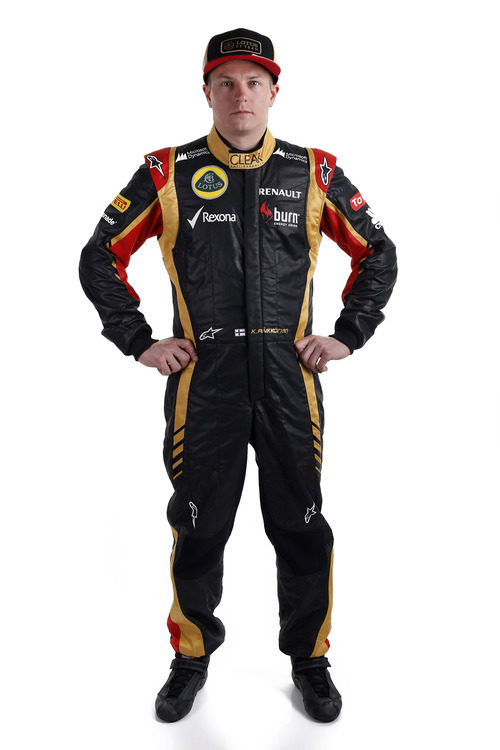 Kimi Räikkönen con la equipación de Lotus para la temporada 2013