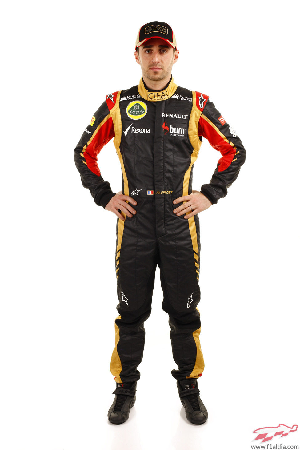 Nicolas Prost posa con los colores del equipo Lotus para 2013