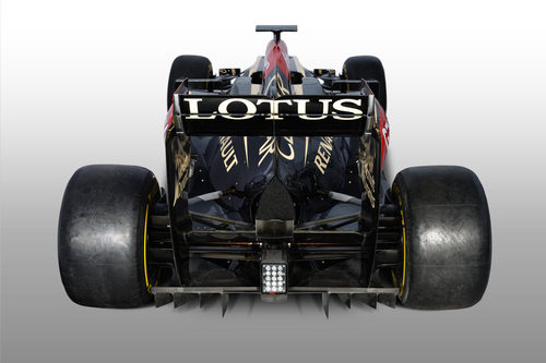 Vista trasera del E21, el Lotus de 2013