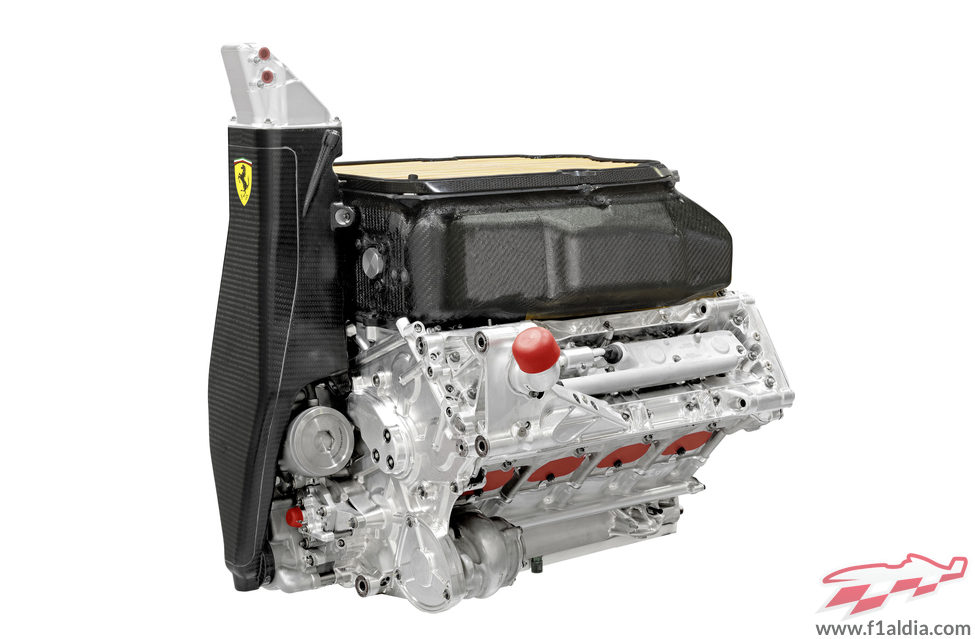 Motor V8 del nuevo Ferrari F138 para la temporada 2013