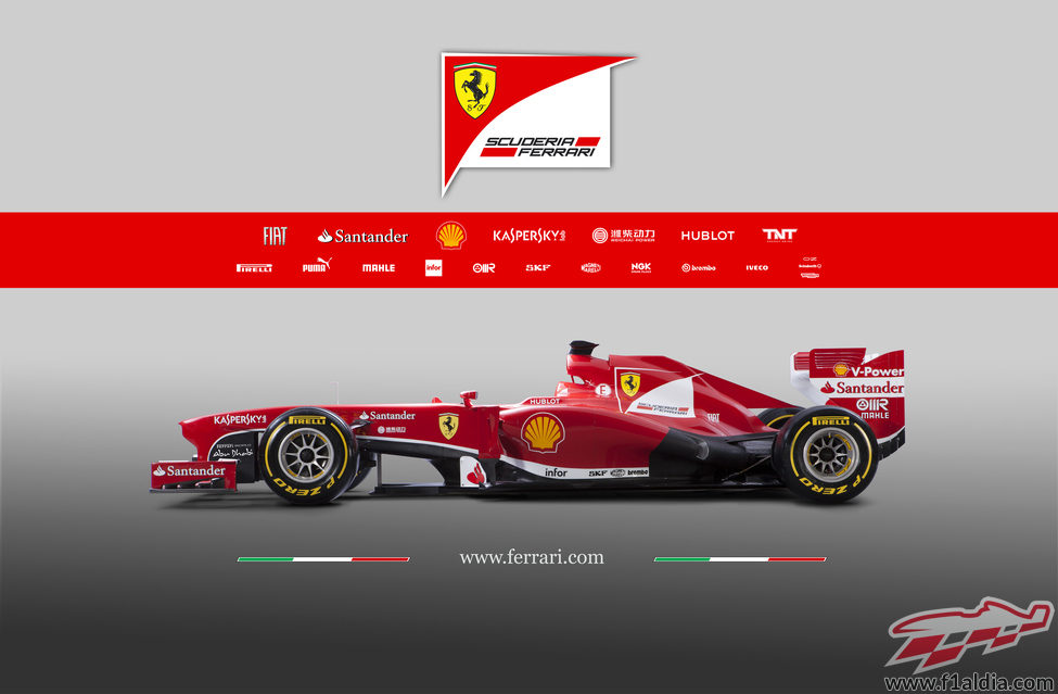 Ferrari F138 en vista lateral