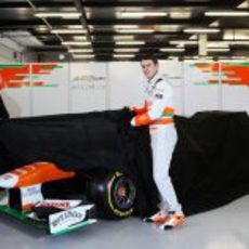 Paul di Resta y Bob Fernley destapan al Force India VJM06