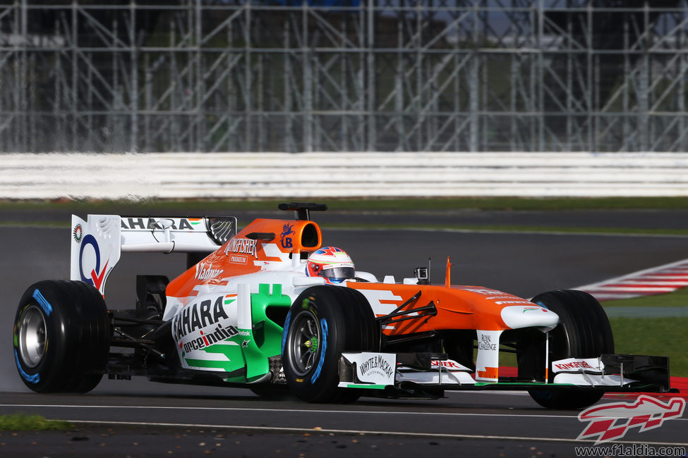 El Force India VJM06 ya rueda sobre el asfalto de Silverstone