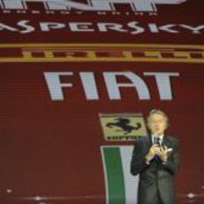 Luca di Montezemolo toma la palabra en el escenario