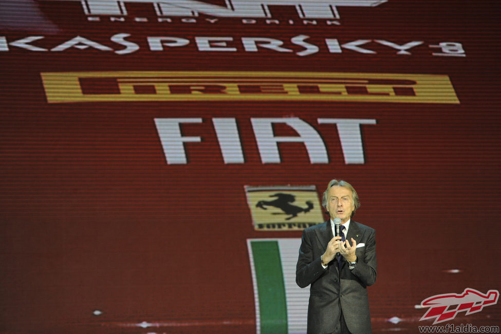 Luca di Montezemolo toma la palabra en el escenario