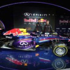 Los pilotos de Red Bull en la presentación del RB9