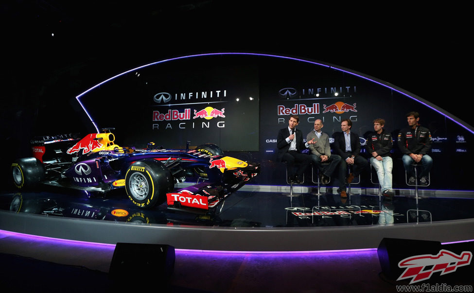 Tertulia en la presentación del RB9 en Milton Keynes