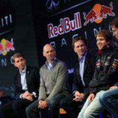 Sebastian Vettel habla en la presentación del RB9