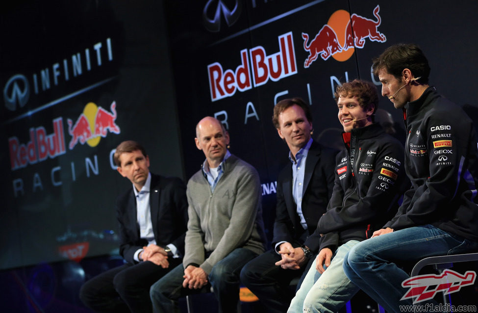 Sebastian Vettel habla en la presentación del RB9