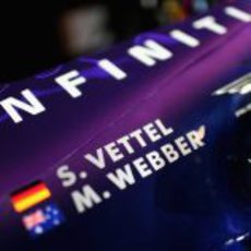 Los nombres de Sebastian Vettel y Mark Webber en el Red Bull RB9