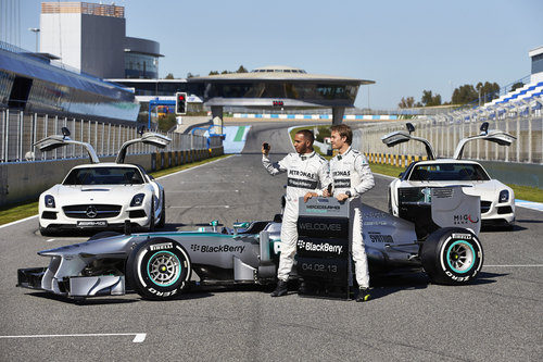 Lewis Hamilton y Nico Rosberg en la presentación del W04