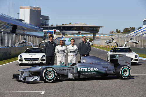 Toto Wolff, Lewis Hamilton, Nico Rosberg, Ross Brawn y el W04