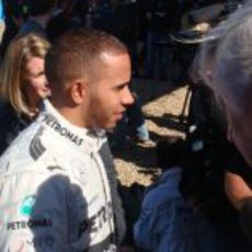 Lewis Hamilton atiende a la prensa en Jerez