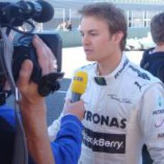 Nico Rosberg atiende a la prensa en Jerez