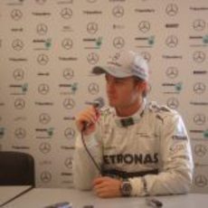 Nico Rosberg en la rueda de prensa con Mercedes