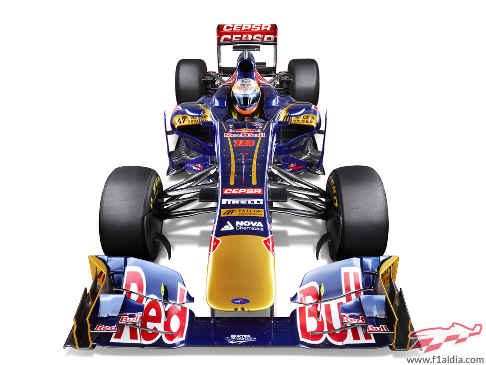 STR8, el Toro Rosso de 2013 en vista frontal