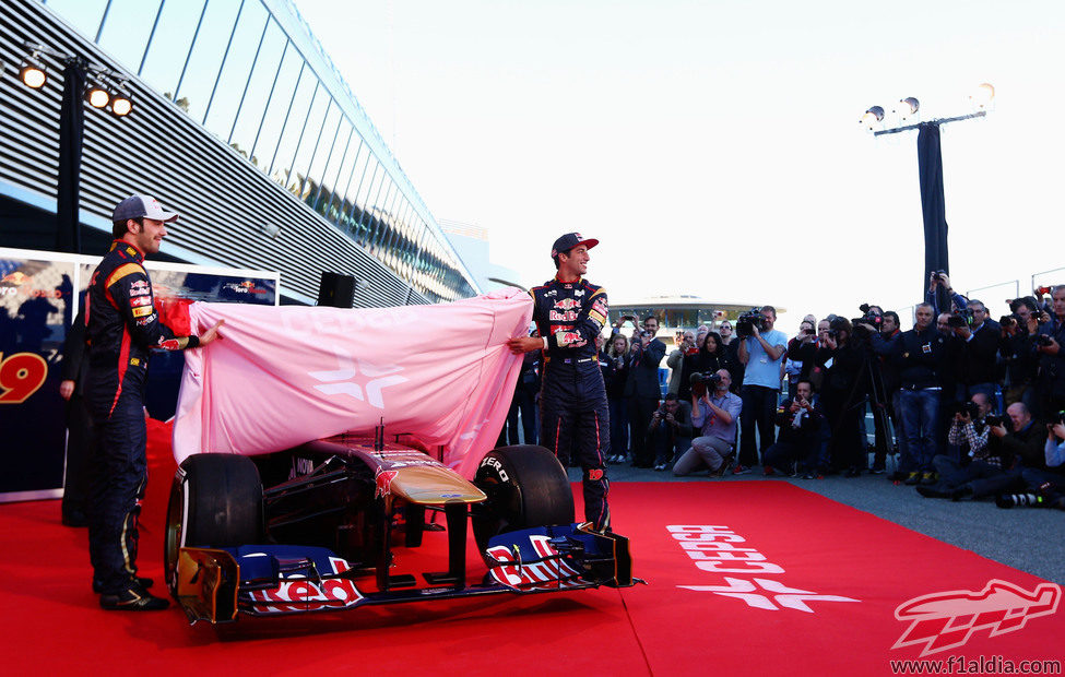 Daniel Ricciardo y Jean-Eric Vergne destapan el Toro Rosso de 2013