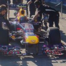 Mark Webber regresa a boxes en Jerez