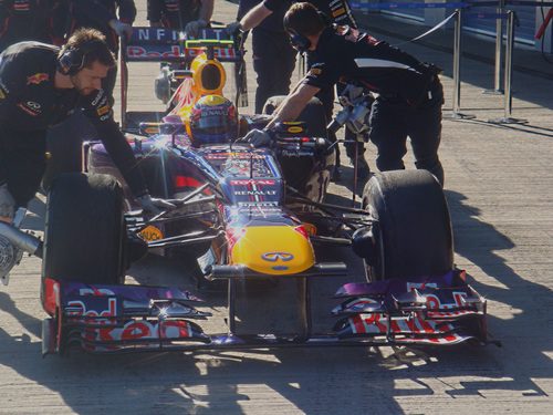 Mark Webber regresa a boxes en Jerez