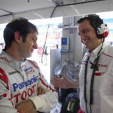 Trulli bromea con un miembro de Toyota