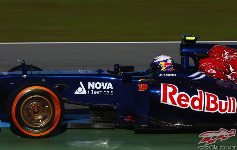 Daniel Ricciardo prueba para Toro Rosso