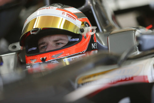 Nico Hülkenberg en su box de Jerez