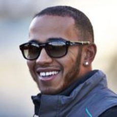 Lewis Hamilton sonríe en Jerez