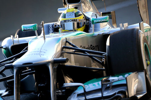 Nico Rosberg rueda con el W04 en el circuito de Jerez