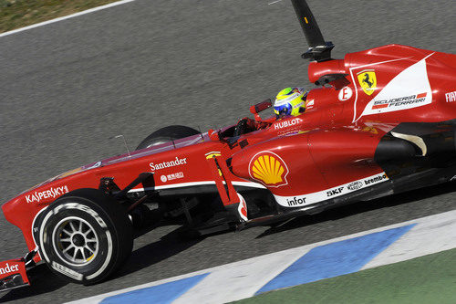Buena primera jornada del nuevo Ferrari
